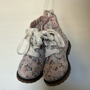 Beautiful Floral Boots For Girls